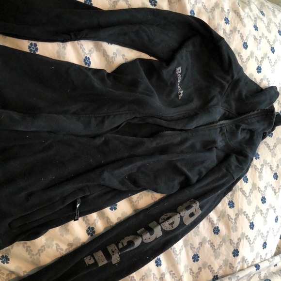 Bench zip up sweater - Picture 3 of 3